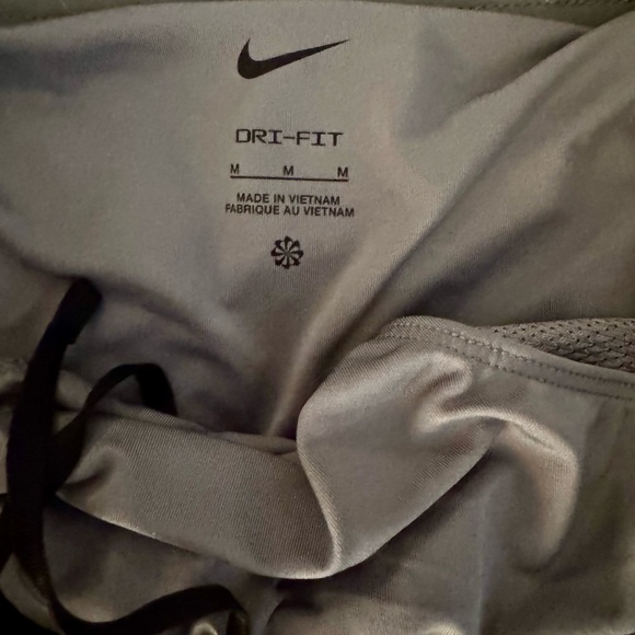Nike DryFit Men’s Active Shorts, Sz. M, Gray - Picture 3 of 3